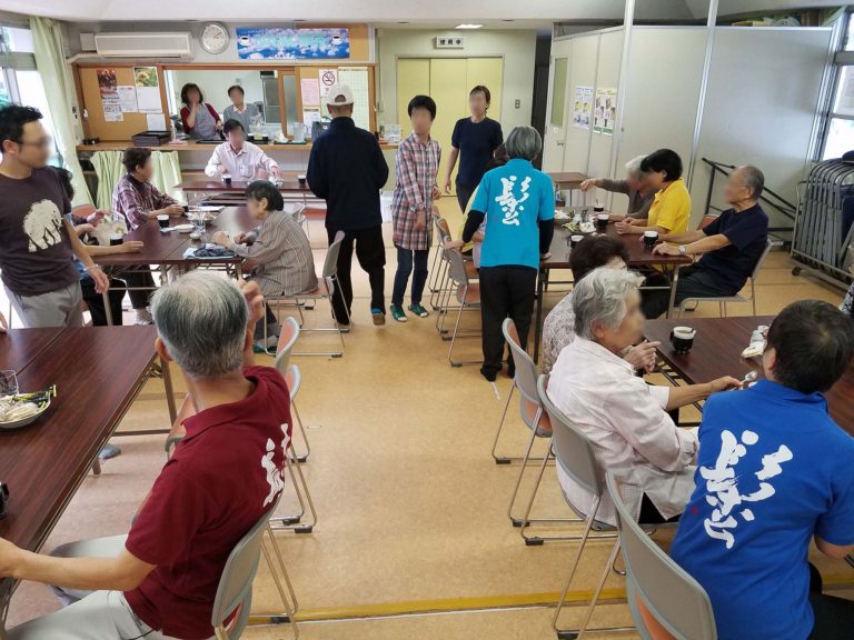 体操後の団らん